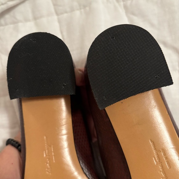 FERRAGAMO Loafers in EUC. Made in Florence. Like new! - Picture 5 of 9
